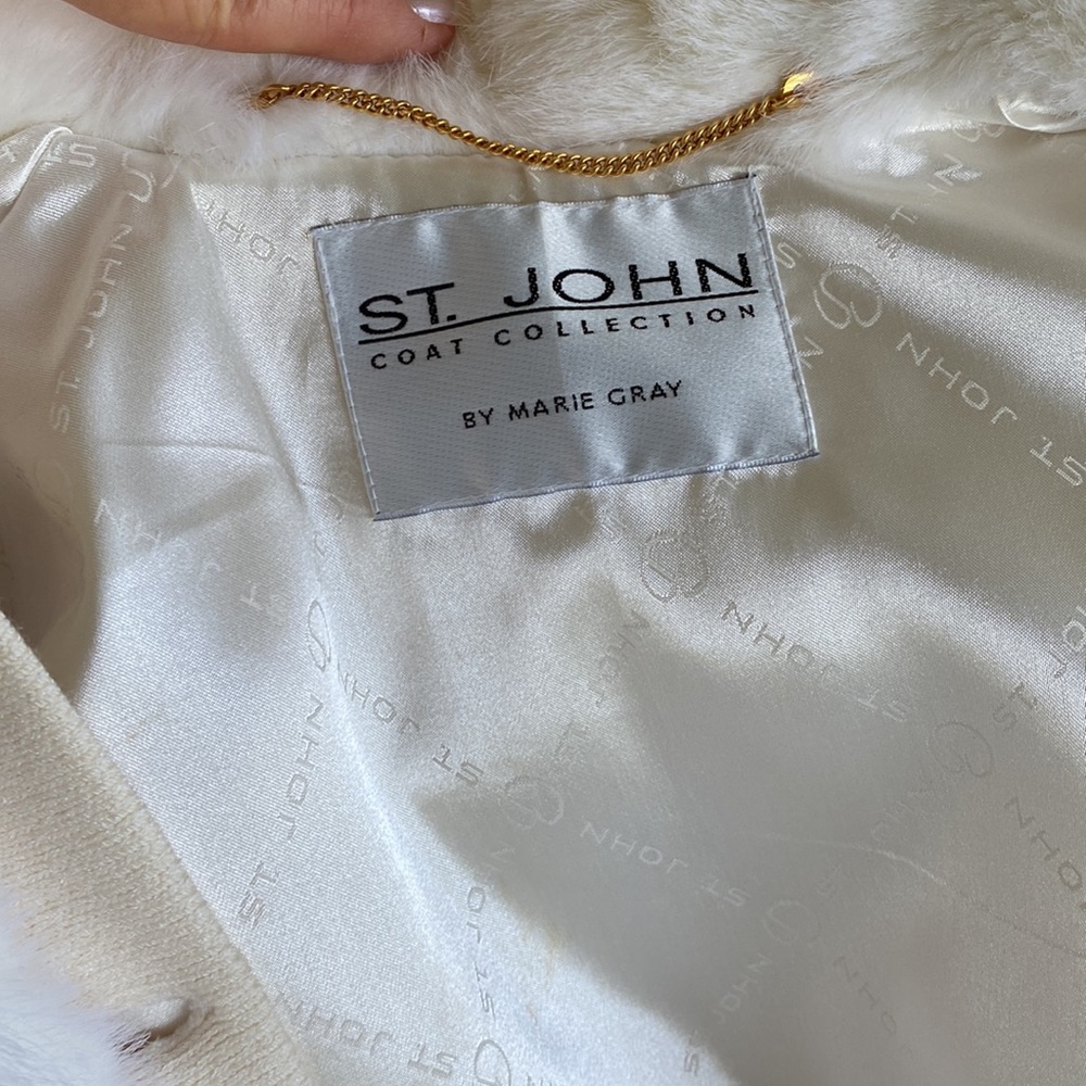 Vintage St.John off white faux fur vest/jacket, P 🎊🎈Host Pick🎊🎈 - Picture 6 of 10